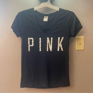 Victoria’s secret pink 5th and ocean MLB chicago white sox v neck graphic shirt